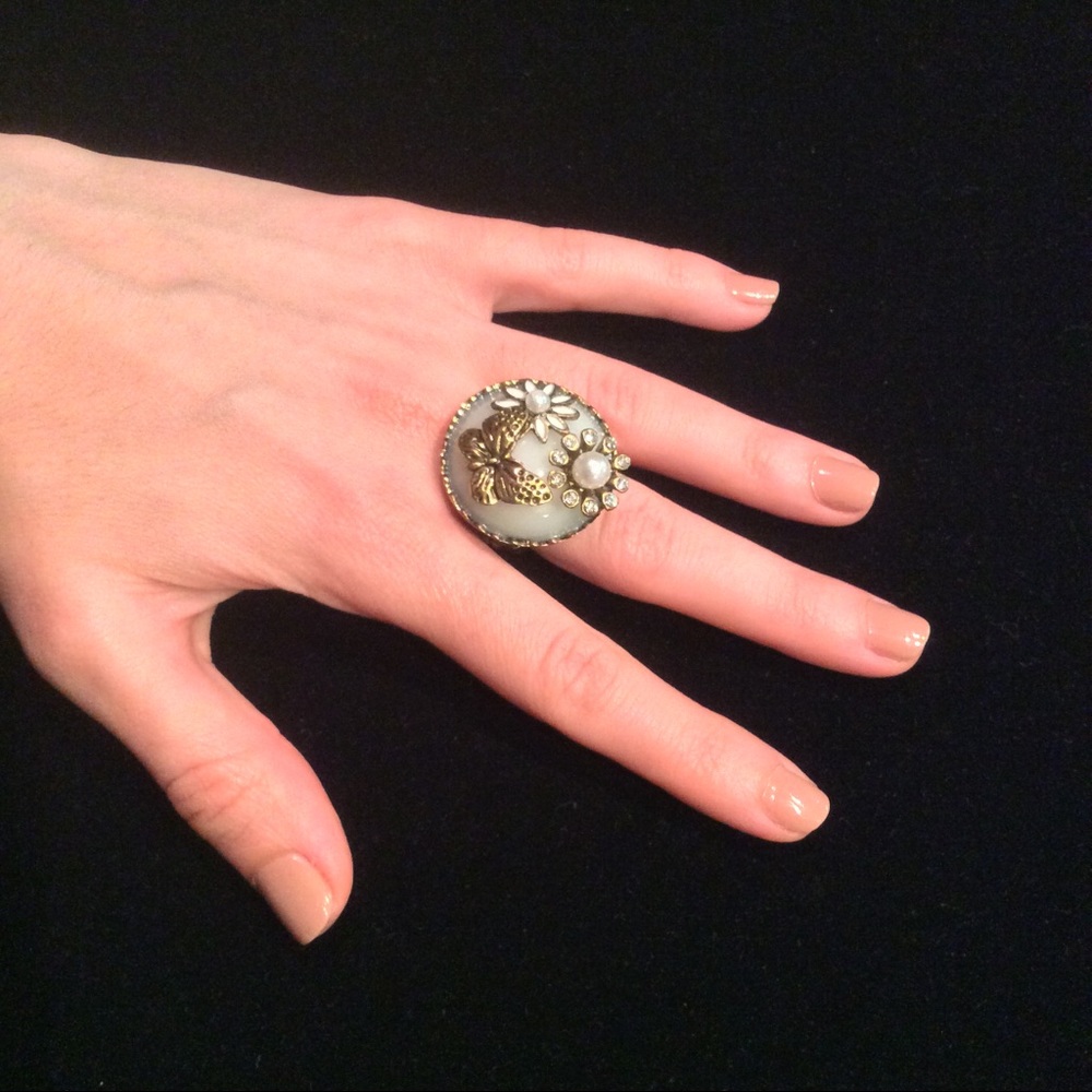 White and gold pearl butterfly ring
